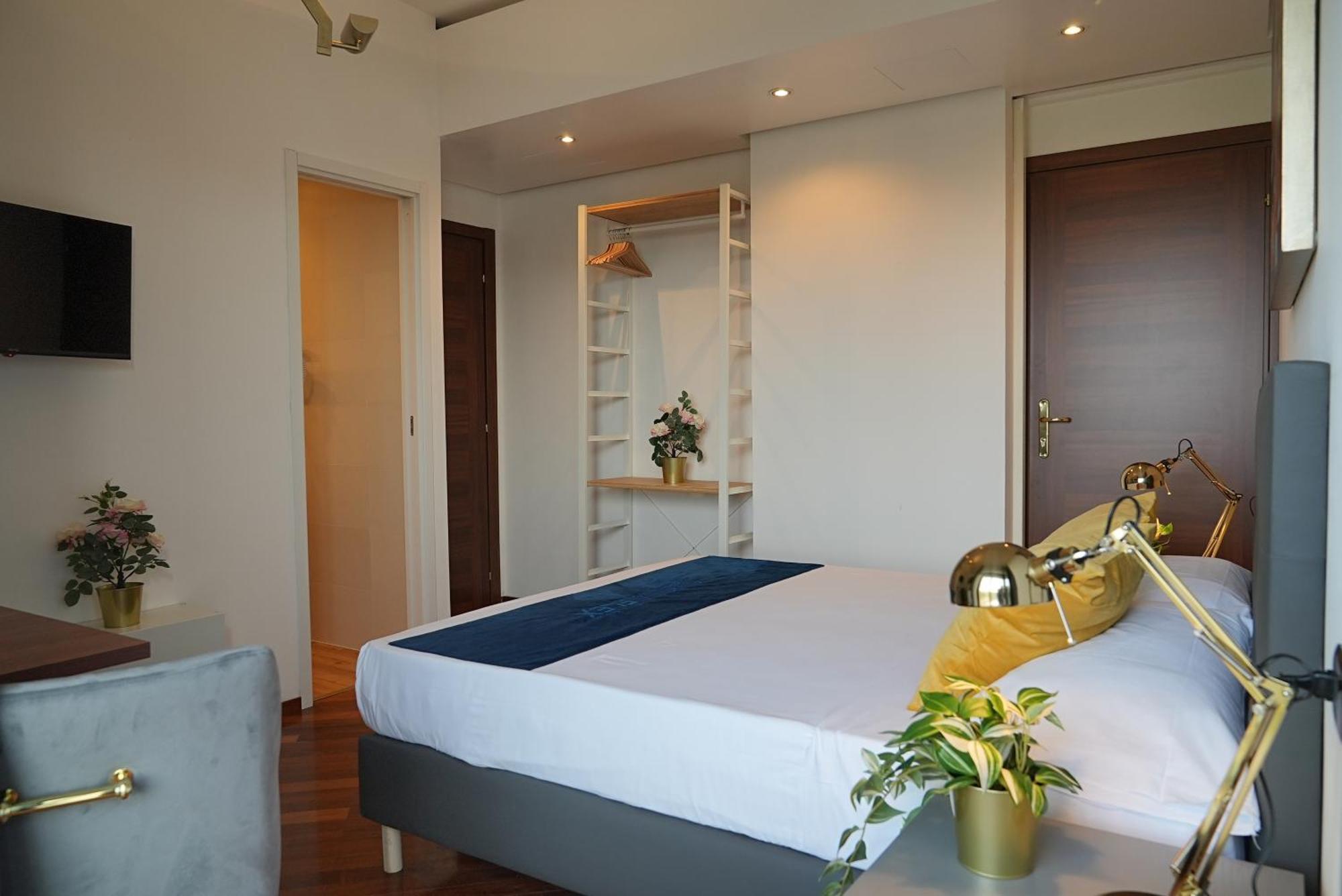 Suite & Premium Room - Centro Bari - Stazione Exterior foto