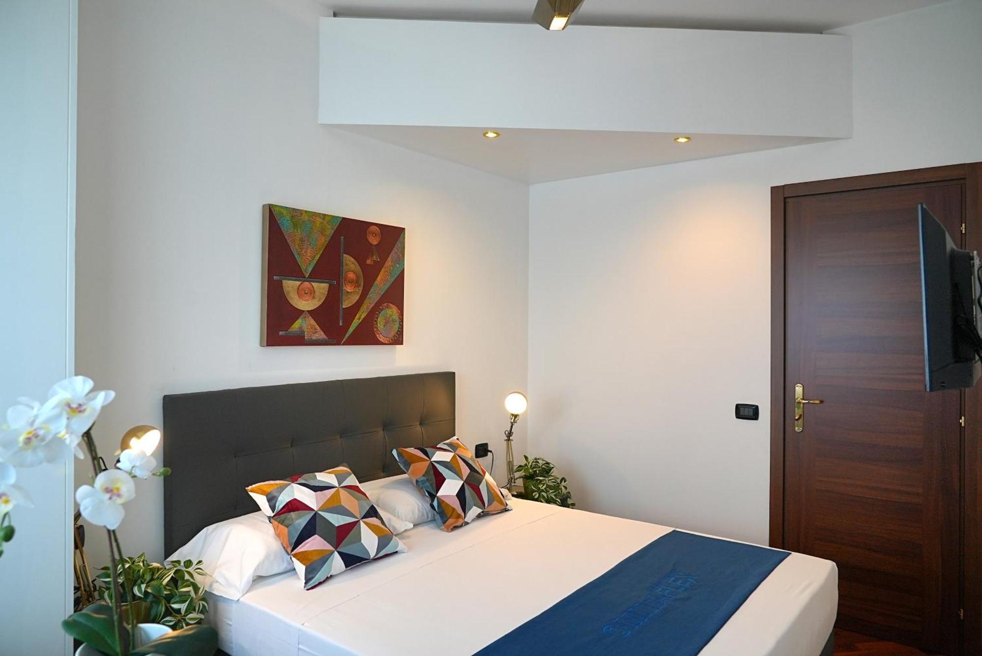 Suite & Premium Room - Centro Bari - Stazione Exterior foto